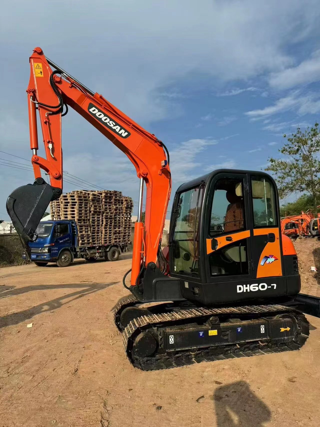 Excavadora usada Doosan DH60
