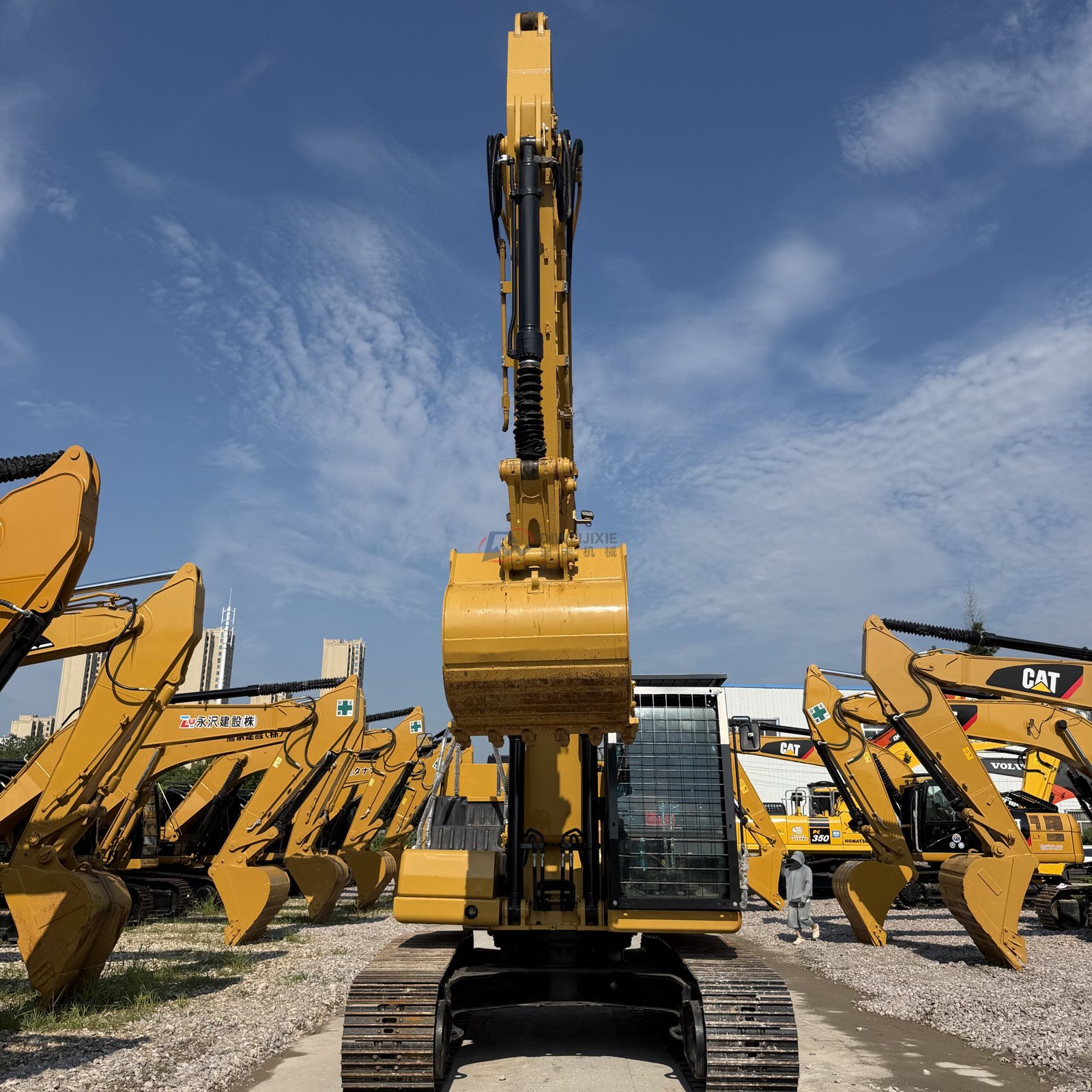 Caterpillar 323 Used Excavator