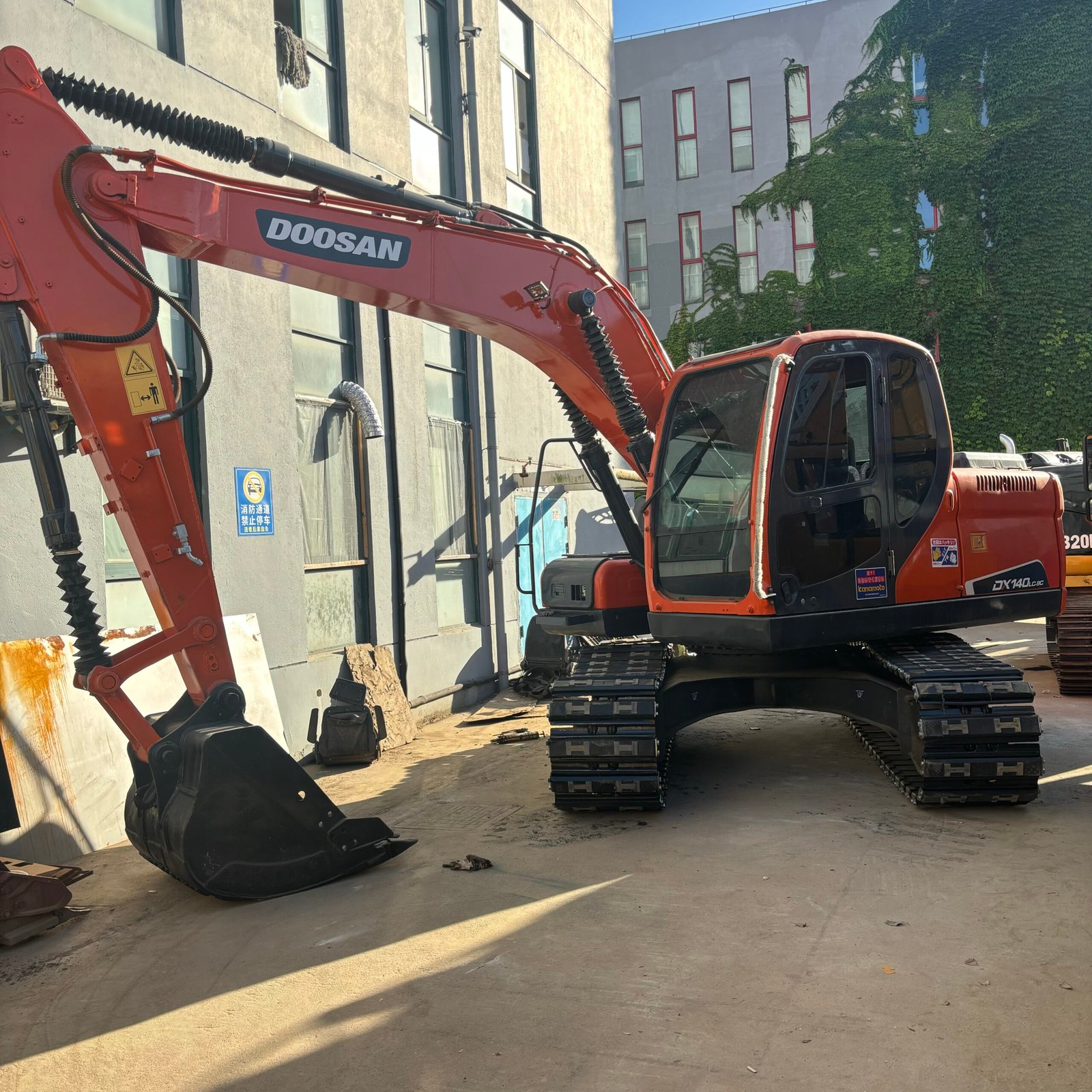 Doosan DX140 Used Excavator