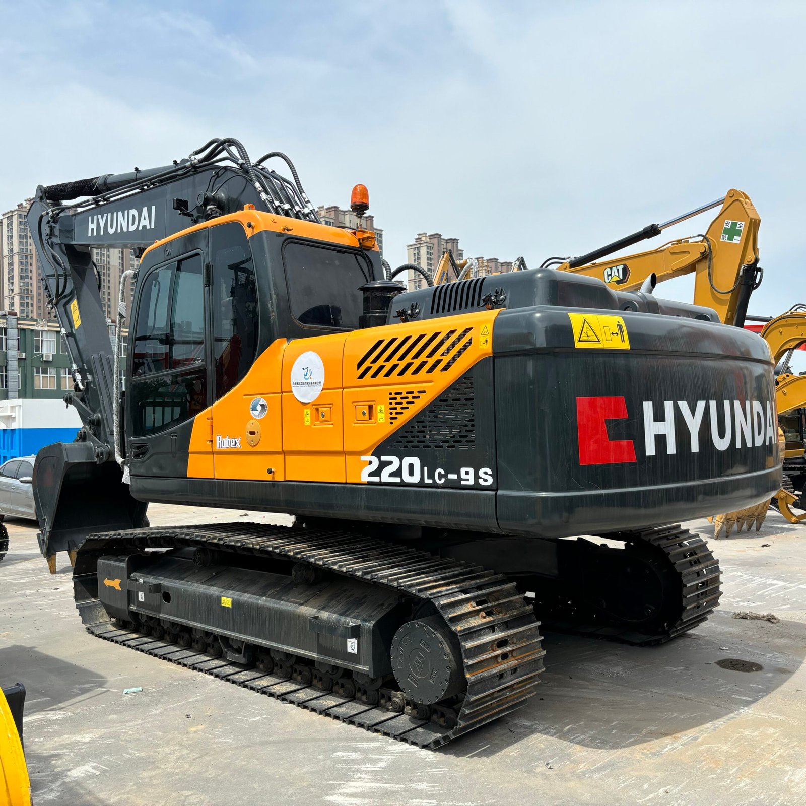 Hyundai 220LC-9S Used Excavator
