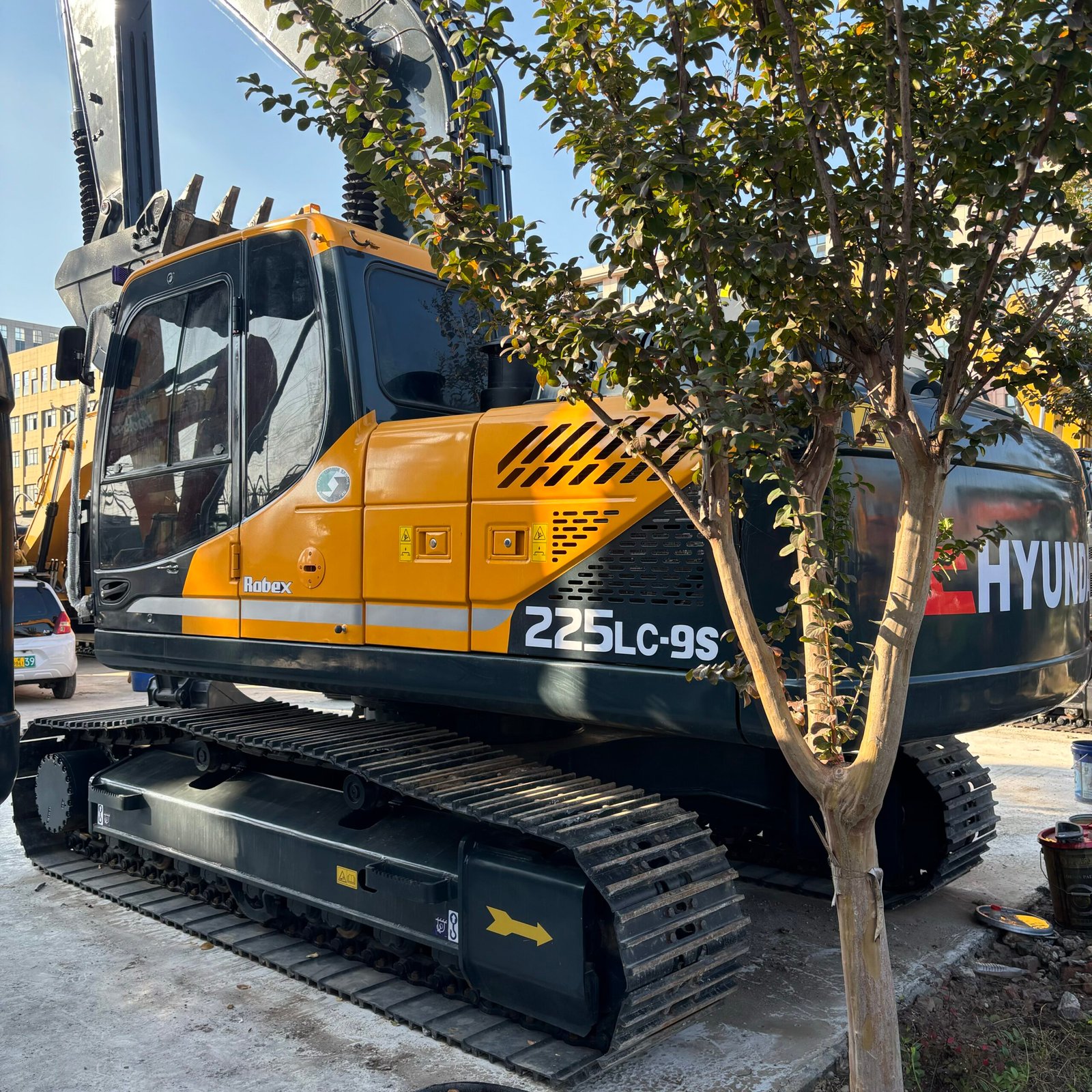 Hyundai 225LC-9S Used Excavator